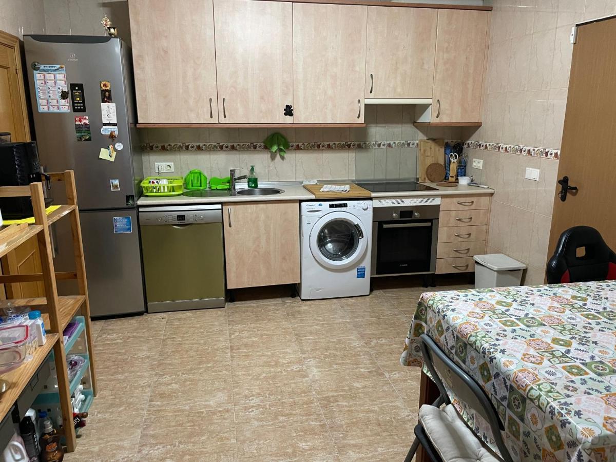 Vivienda Compartida Con Ambiente Familiar Apartment Sesena Exterior photo