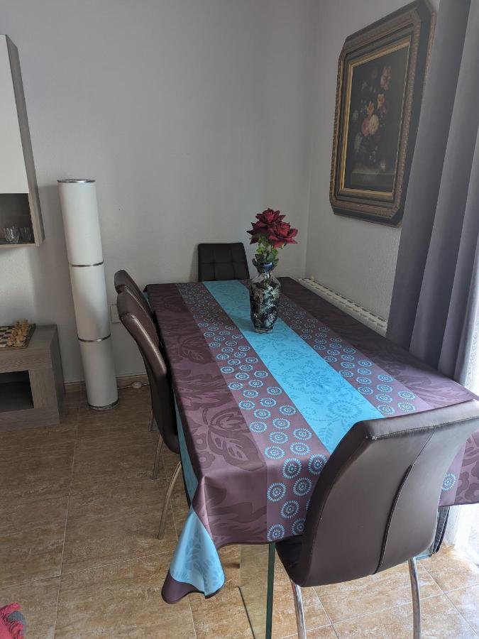 Vivienda Compartida Con Ambiente Familiar Apartment Sesena Exterior photo
